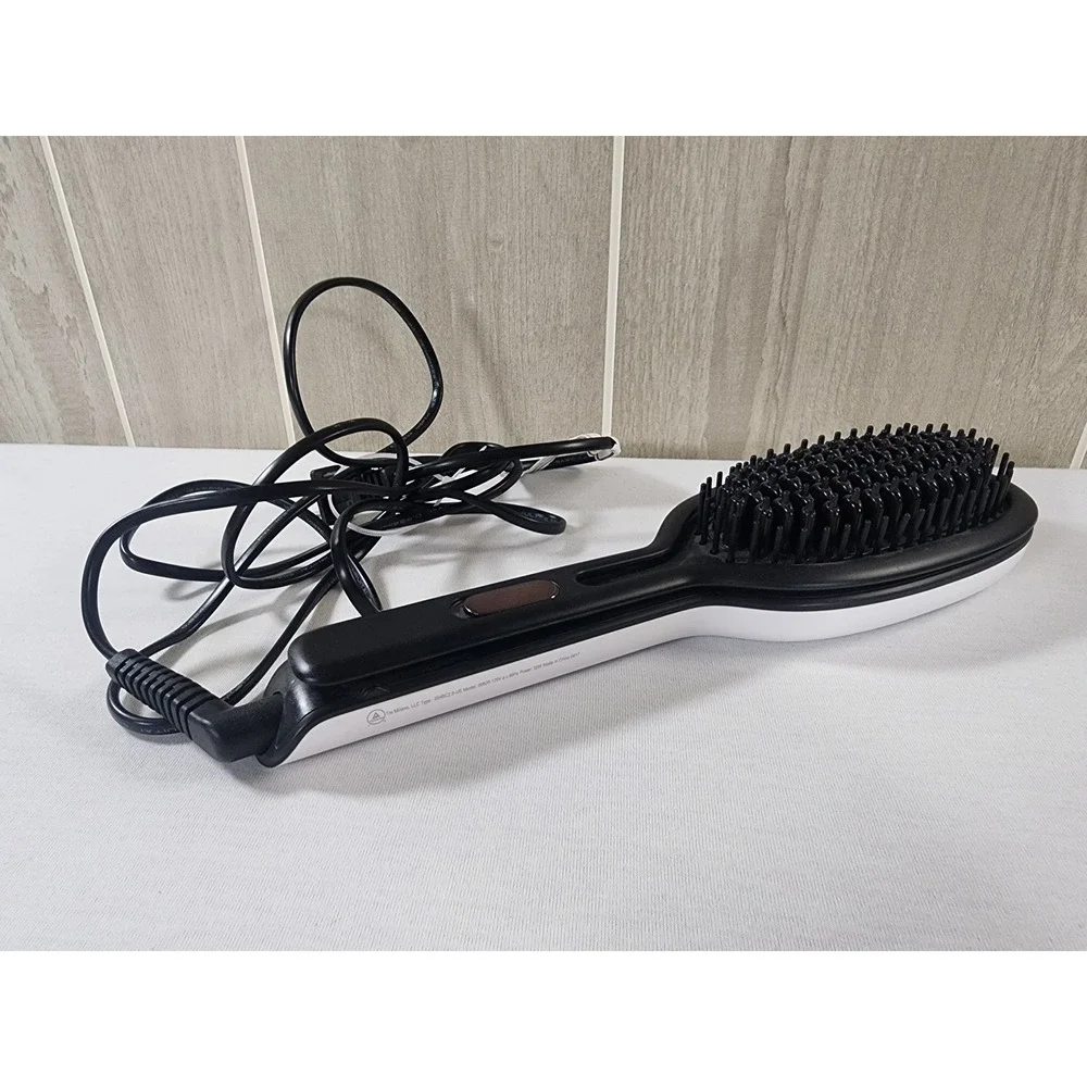 InStyler Glossie Ceramic Styling Heat Brush Straightening White Model 00620